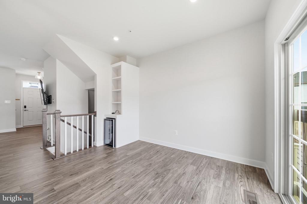 10704 LAMOKA LANE
