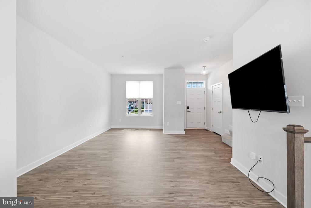 10704 LAMOKA LANE