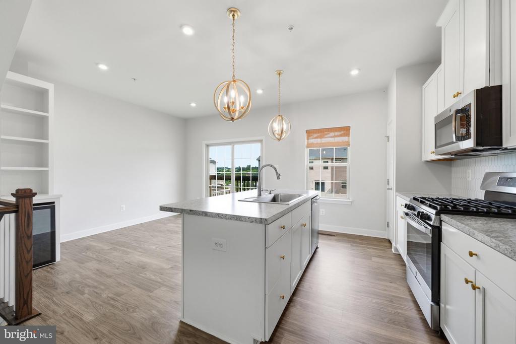 10704 LAMOKA LANE