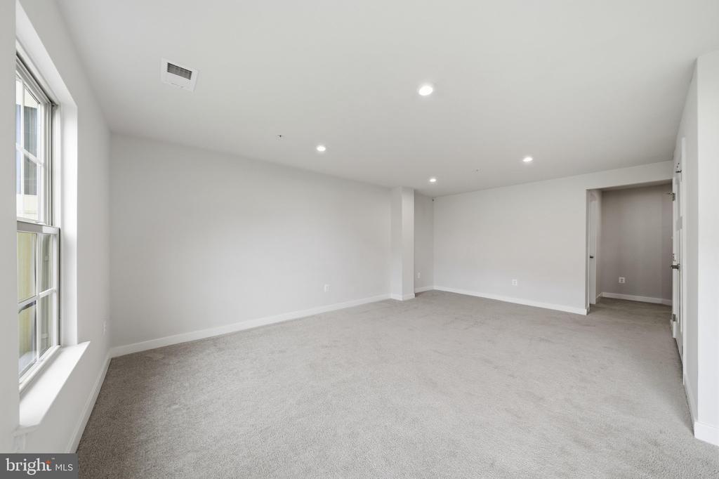 10704 LAMOKA LANE