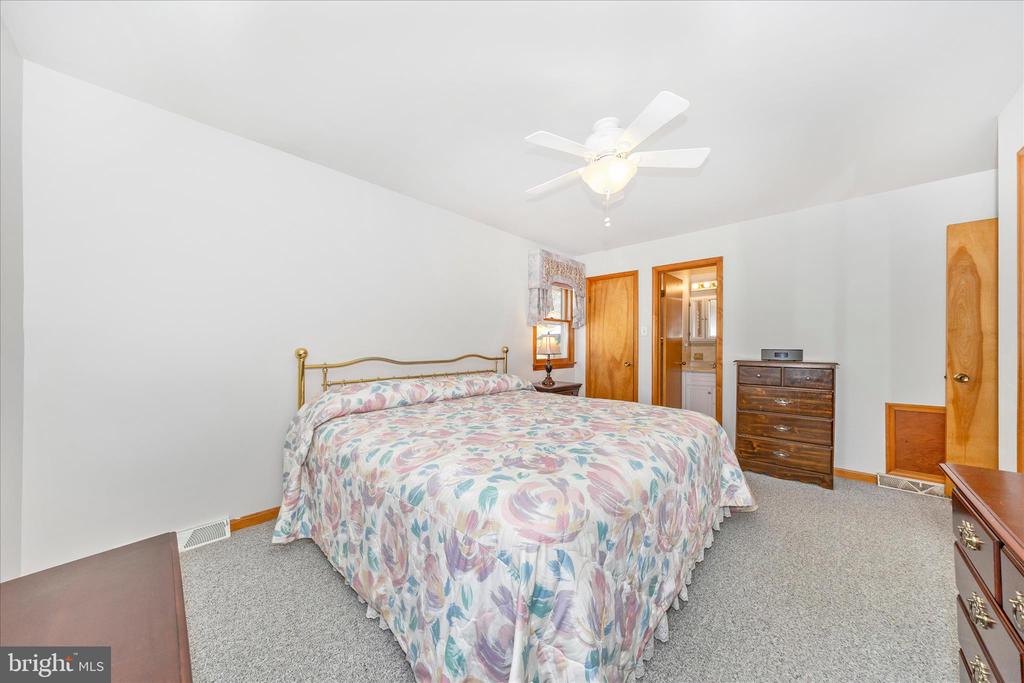 4614 PINEWOOD TRAIL
