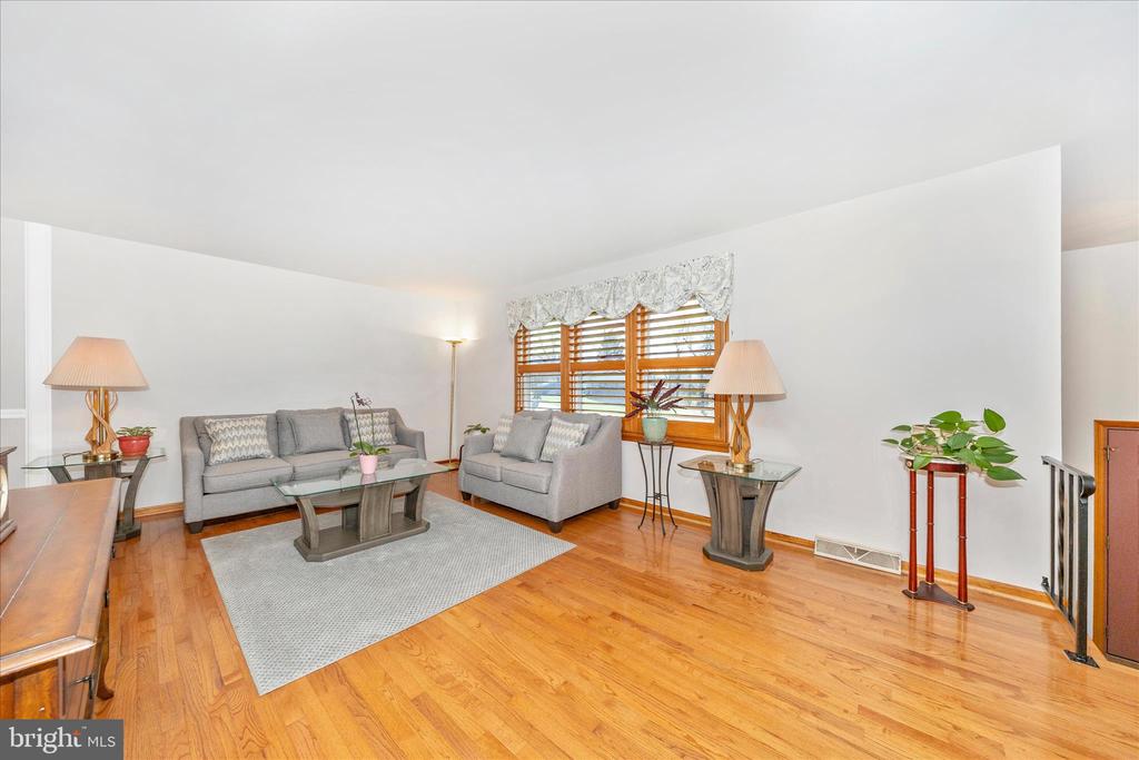 4614 PINEWOOD TRAIL