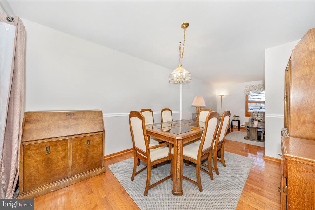 4614 PINEWOOD TRAIL
