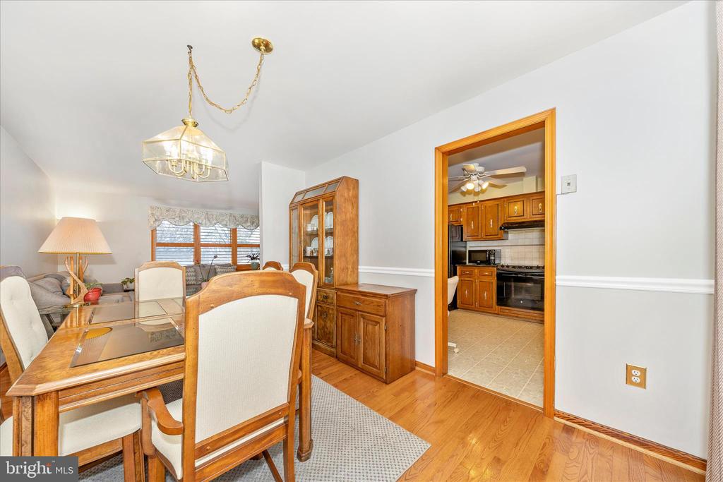 4614 PINEWOOD TRAIL