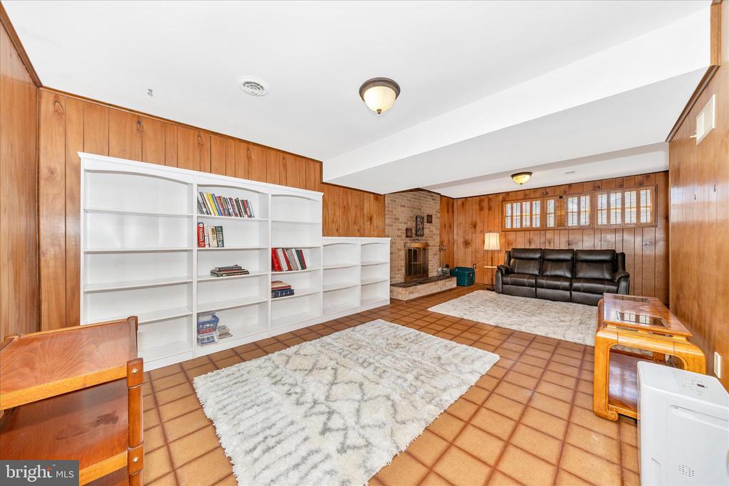 4614 PINEWOOD TRAIL