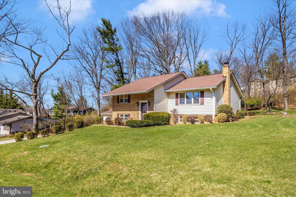 4614 PINEWOOD TRAIL