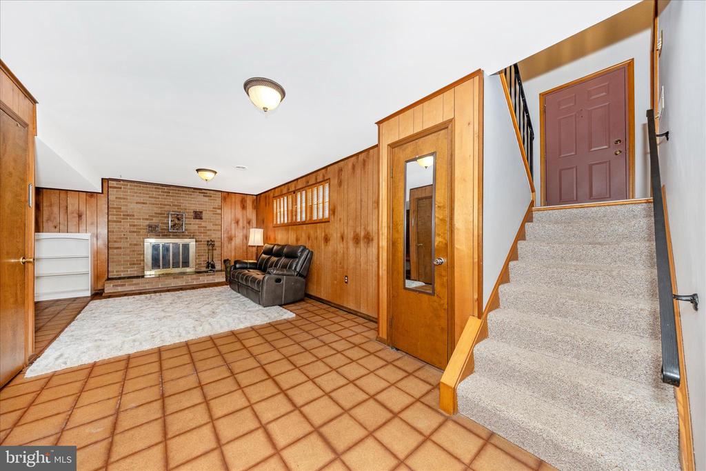 4614 PINEWOOD TRAIL