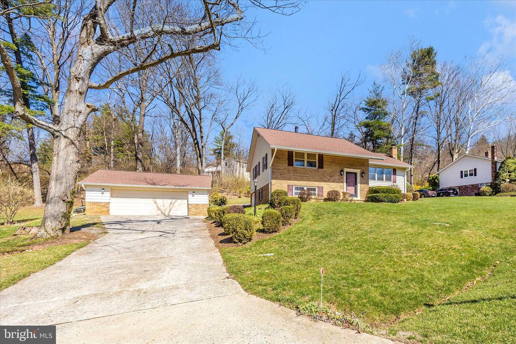 4614 PINEWOOD TRAIL