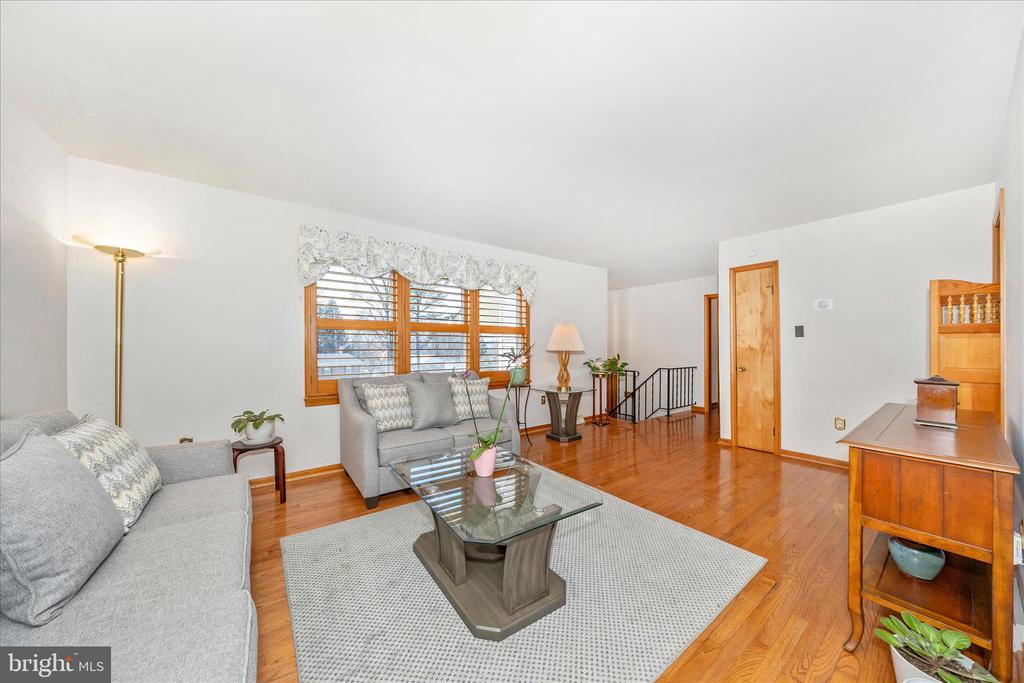 4614 PINEWOOD TRAIL