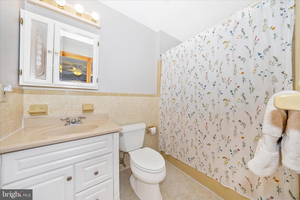 4614 PINEWOOD TRAIL