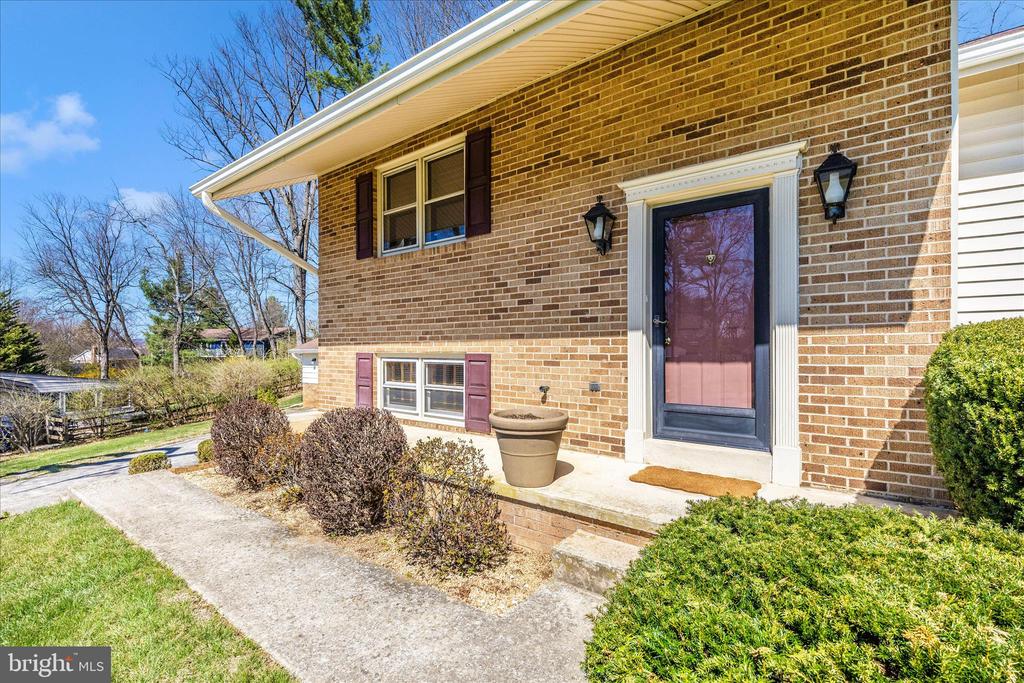 4614 PINEWOOD TRAIL