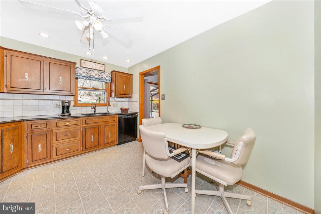 4614 PINEWOOD TRAIL