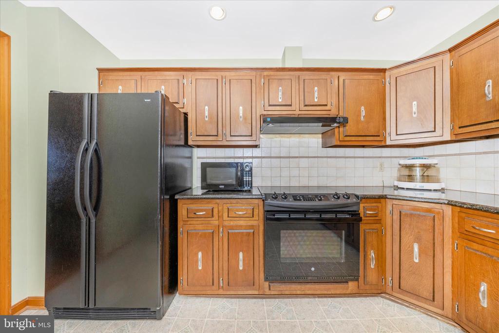 4614 PINEWOOD TRAIL