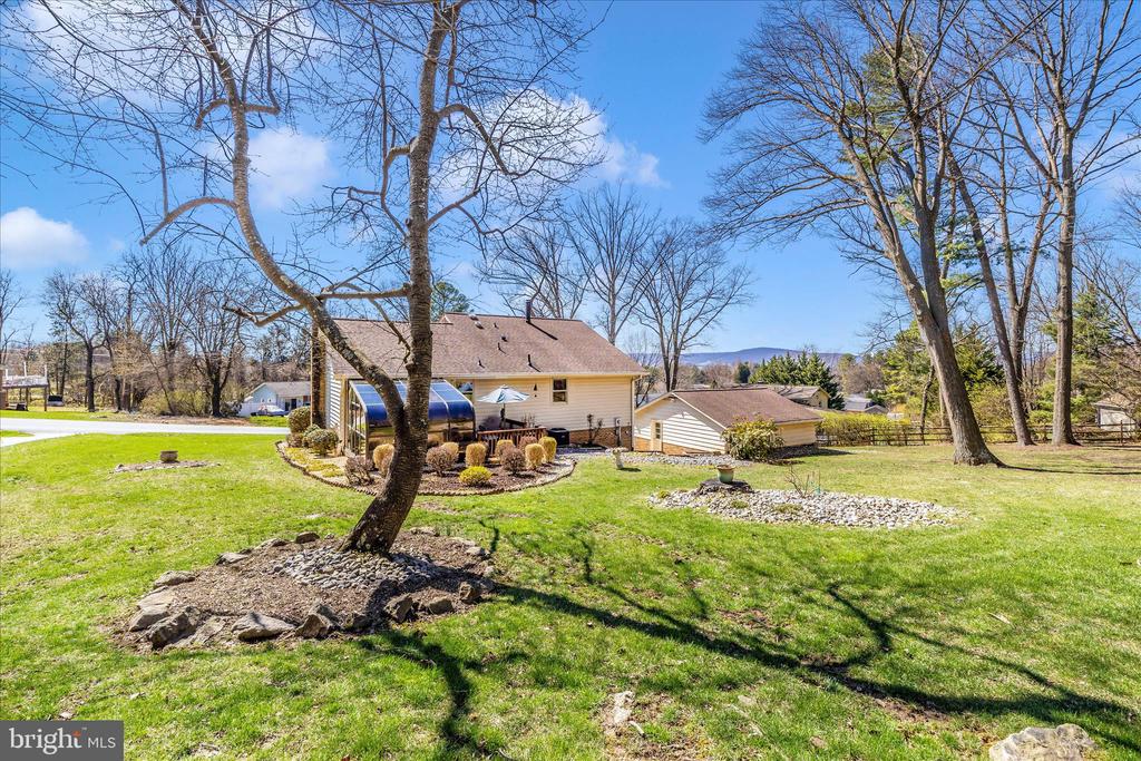 4614 PINEWOOD TRAIL