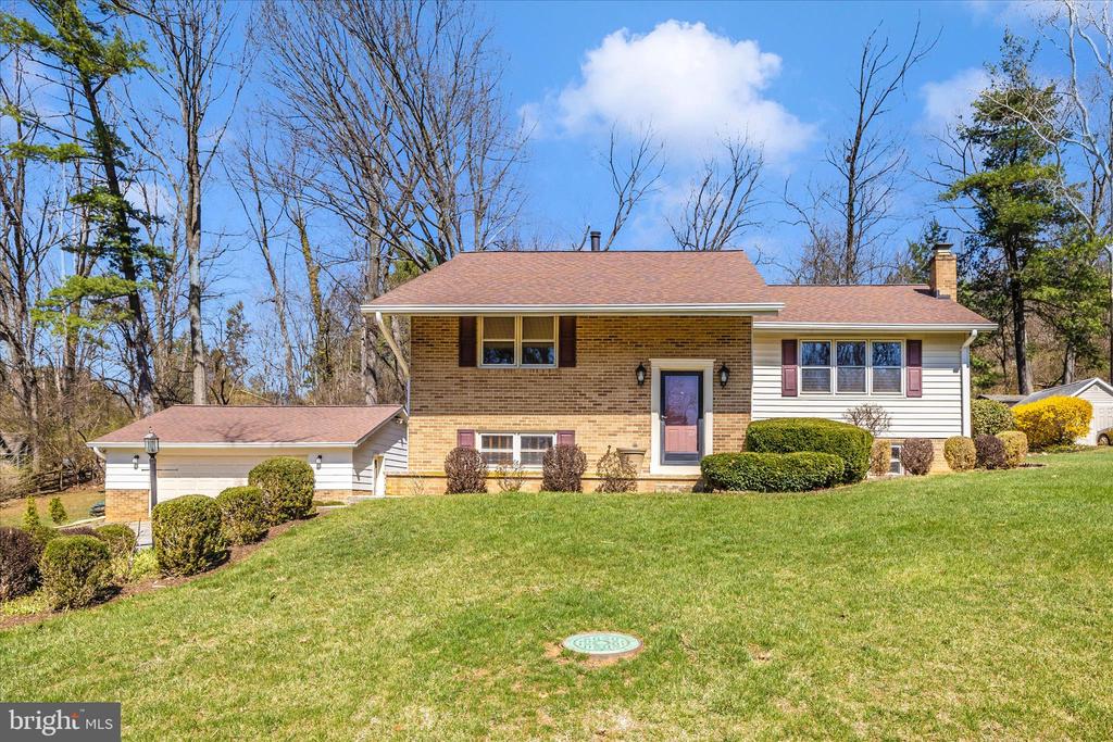 4614 PINEWOOD TRAIL