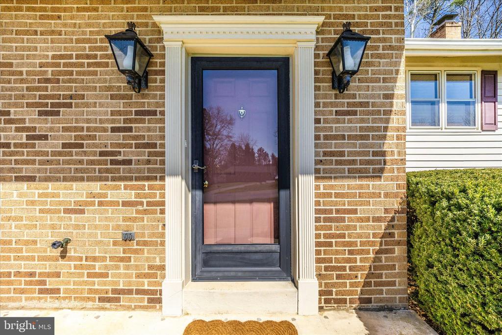 4614 PINEWOOD TRAIL