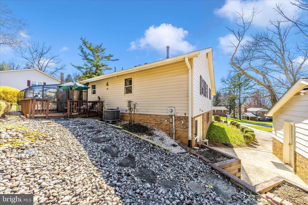 4614 PINEWOOD TRAIL