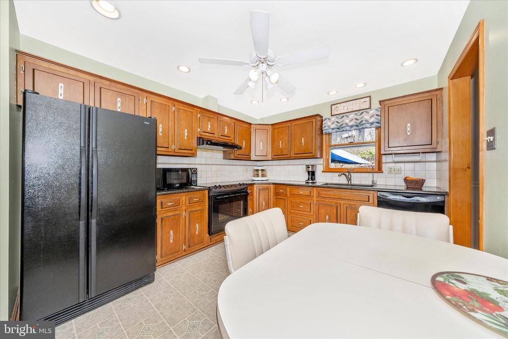 4614 PINEWOOD TRAIL