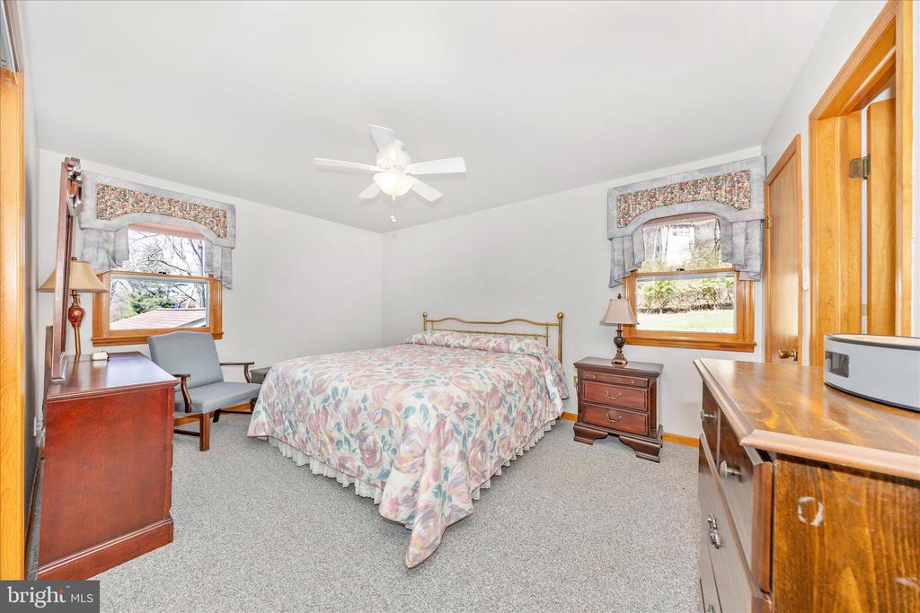 4614 PINEWOOD TRAIL