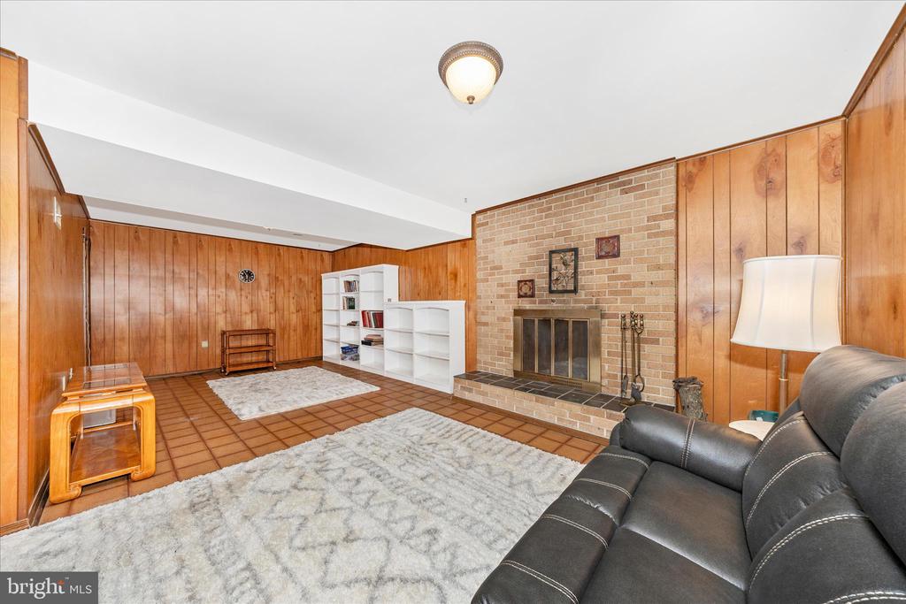 4614 PINEWOOD TRAIL
