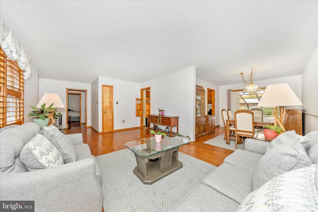 4614 PINEWOOD TRAIL