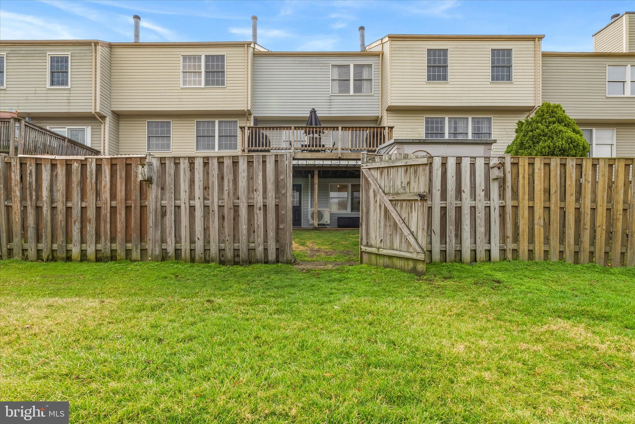 6220 ILLINOIS COURT