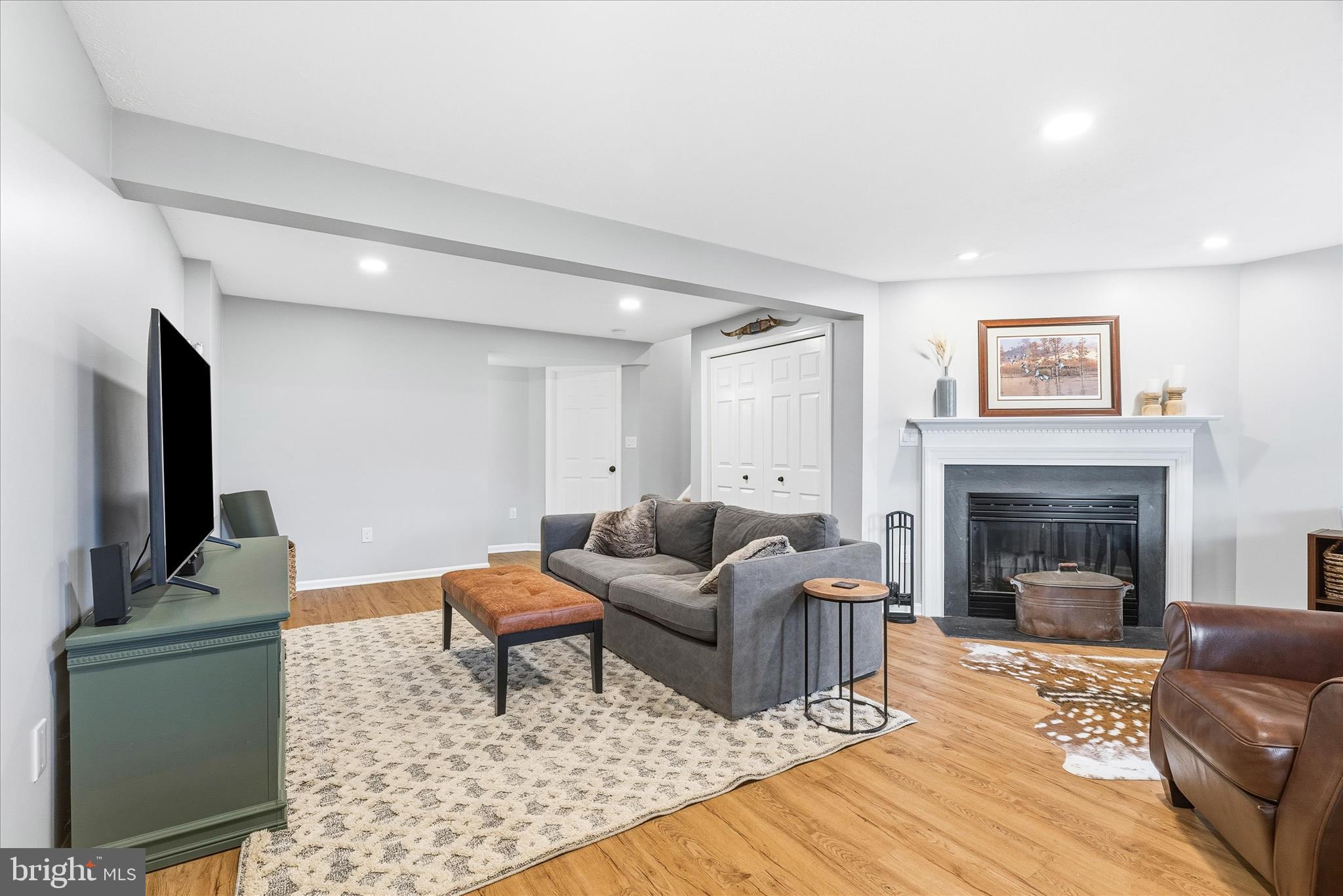 6220 ILLINOIS COURT