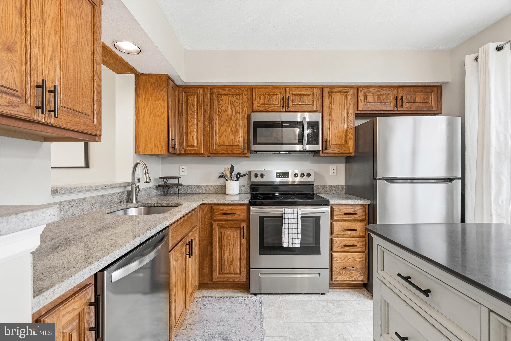 6220 ILLINOIS COURT