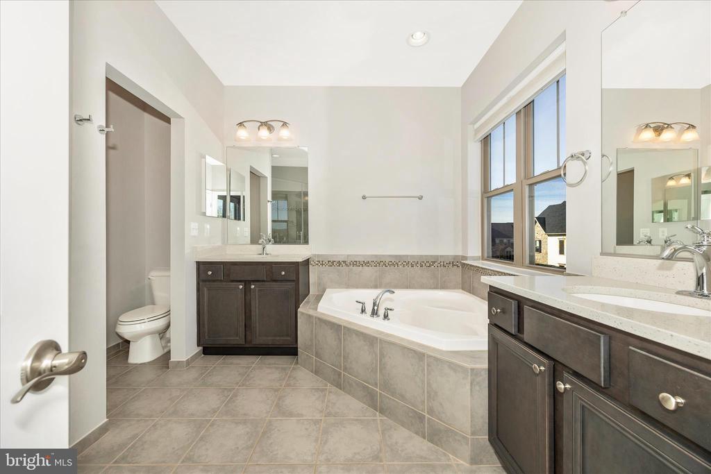 3028 JACOBS GARDEN LANE
