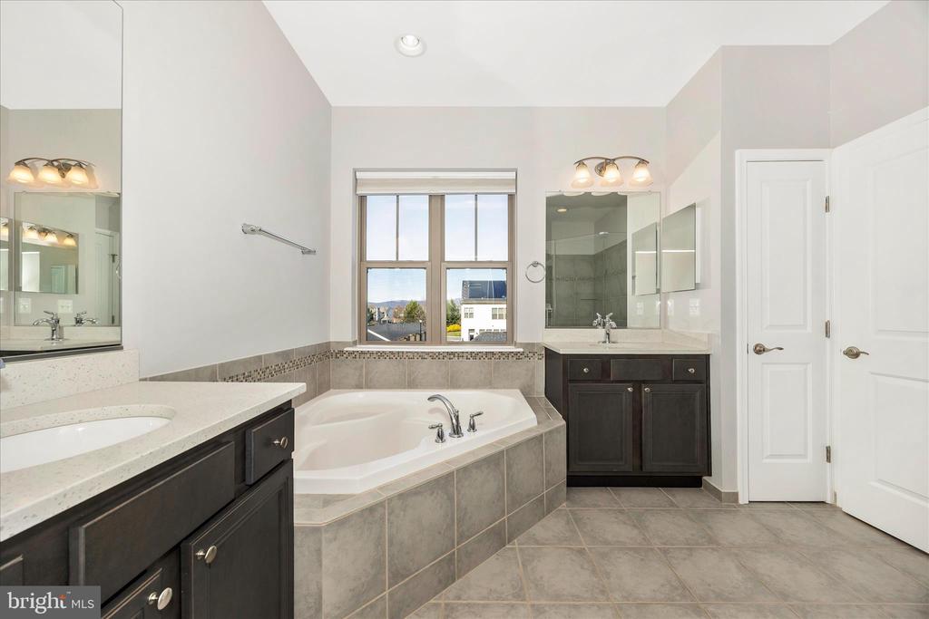 3028 JACOBS GARDEN LANE