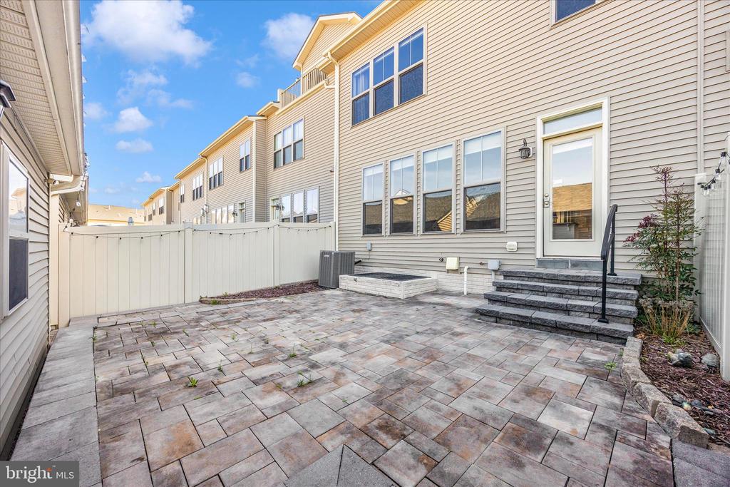 3028 JACOBS GARDEN LANE
