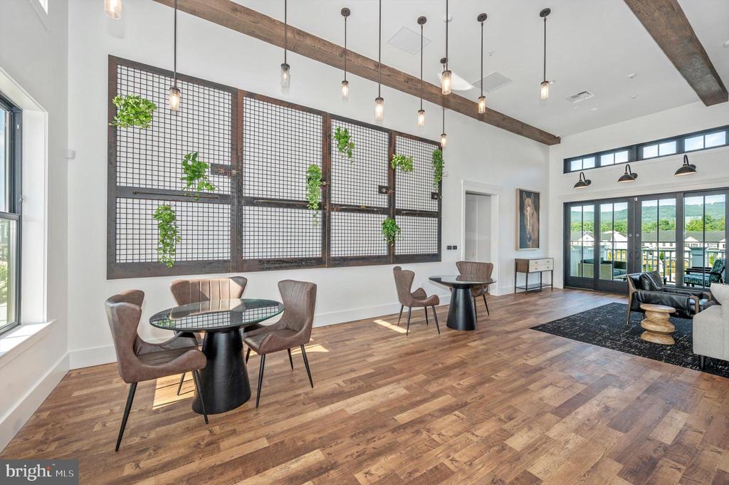 1621 HOBBLE TRAIL