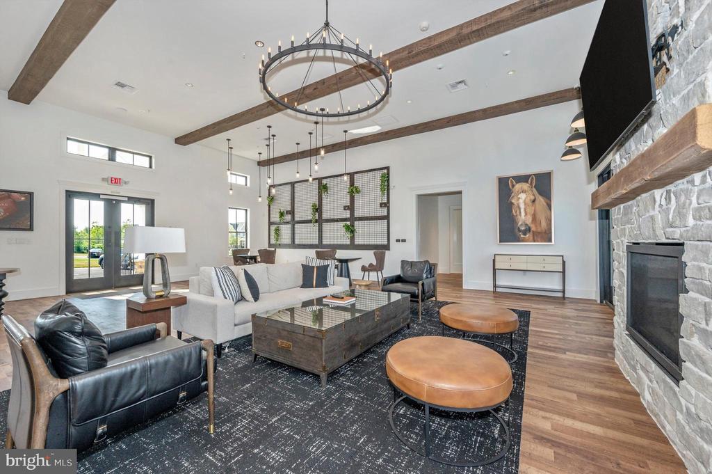 1621 HOBBLE TRAIL