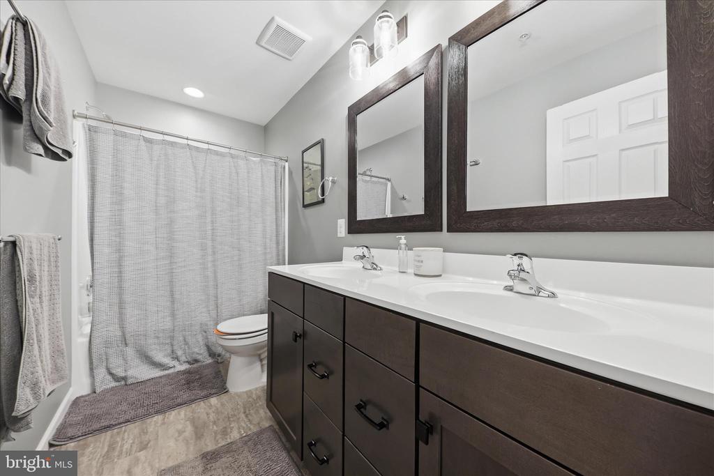 1621 HOBBLE TRAIL