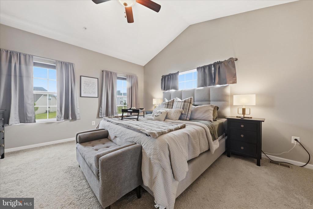 1621 HOBBLE TRAIL