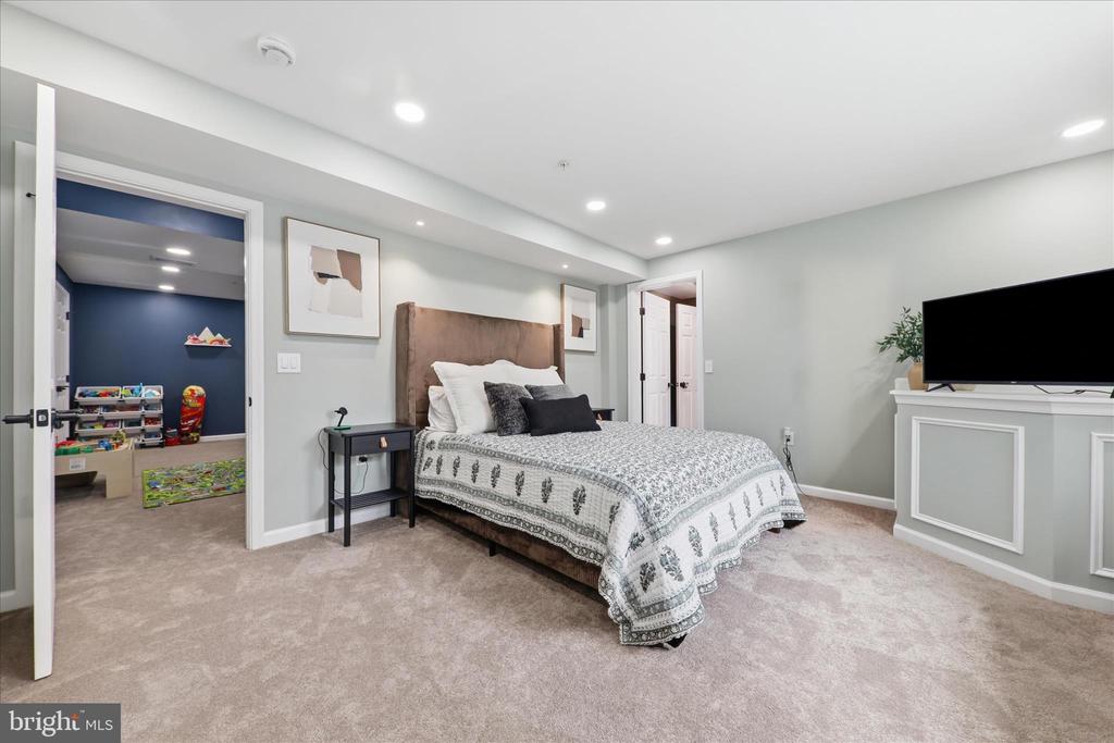 1621 HOBBLE TRAIL