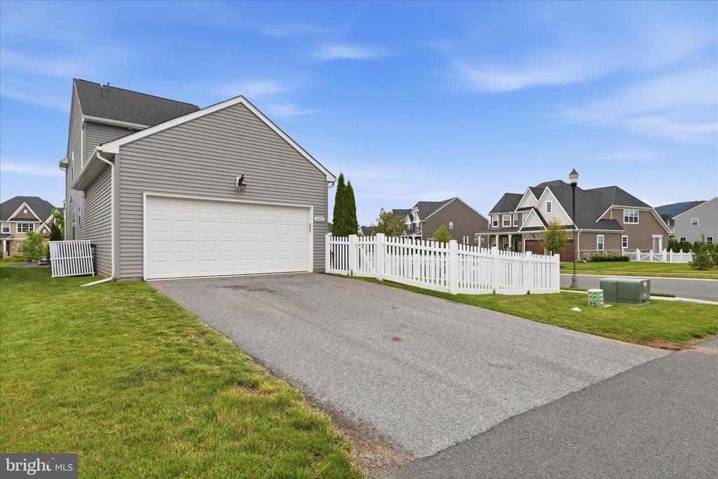 1621 HOBBLE TRAIL