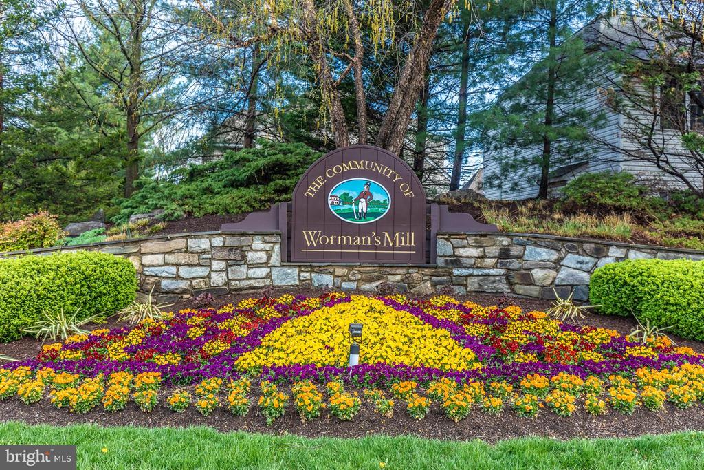 2465 BEAR DEN ROAD