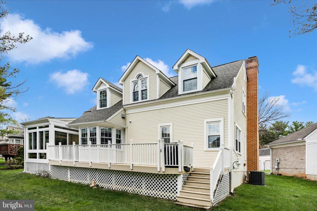 2465 BEAR DEN ROAD