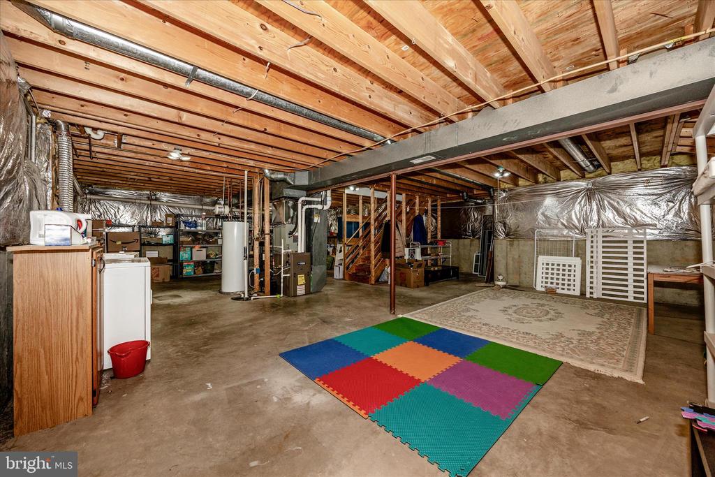 2465 BEAR DEN ROAD