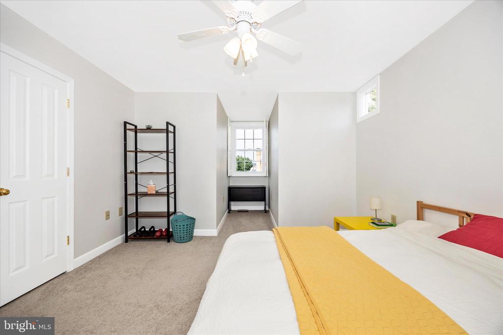 2465 BEAR DEN ROAD