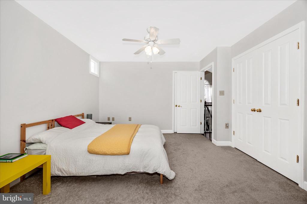 2465 BEAR DEN ROAD