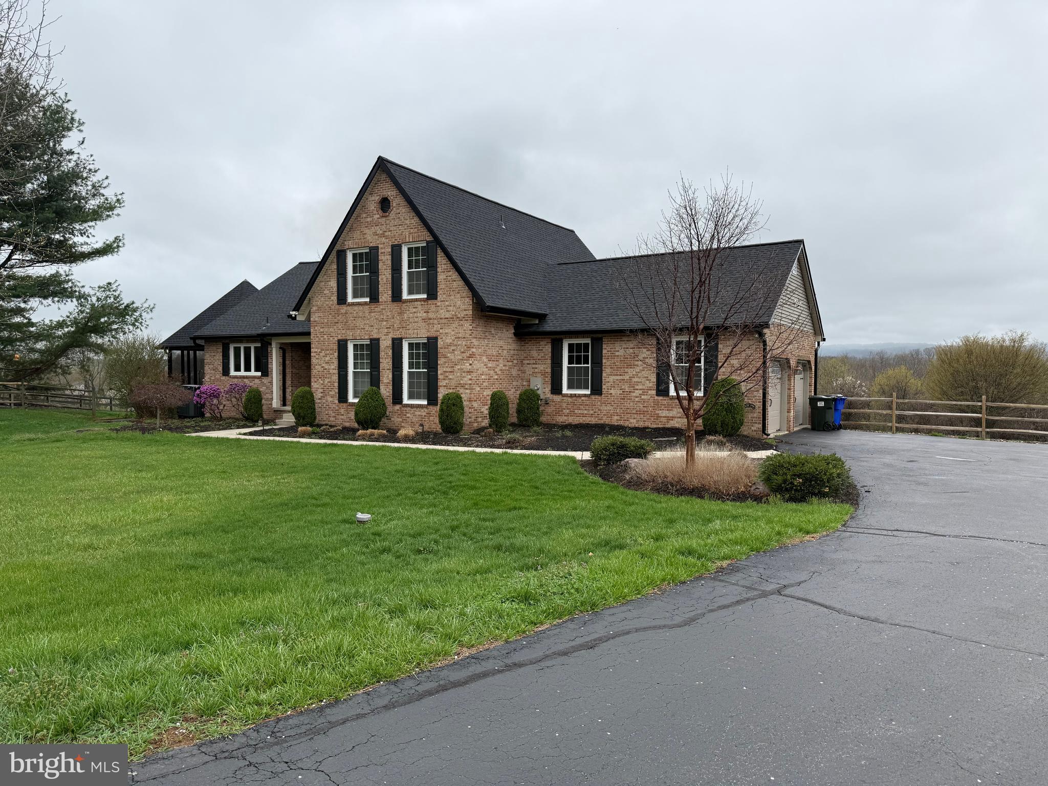 3293 N HILL COURT