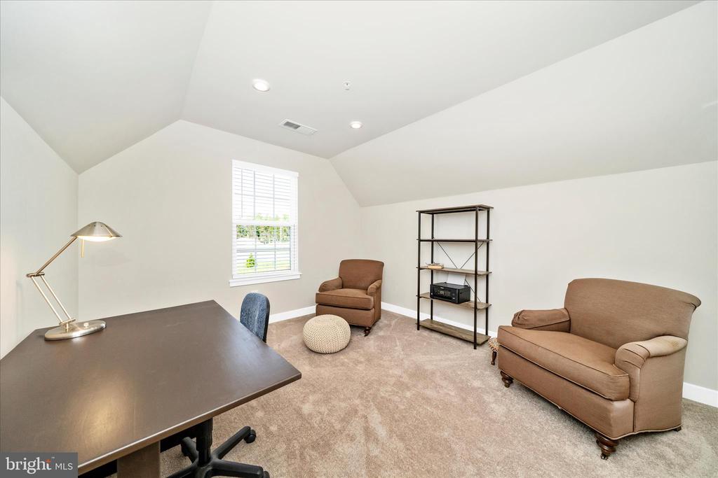 6443 AUTUMN OLIVE DRIVE