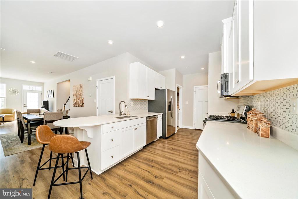 6443 AUTUMN OLIVE DRIVE