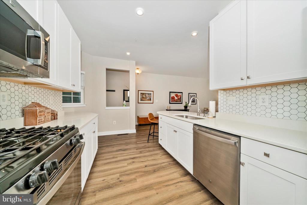 6443 AUTUMN OLIVE DRIVE