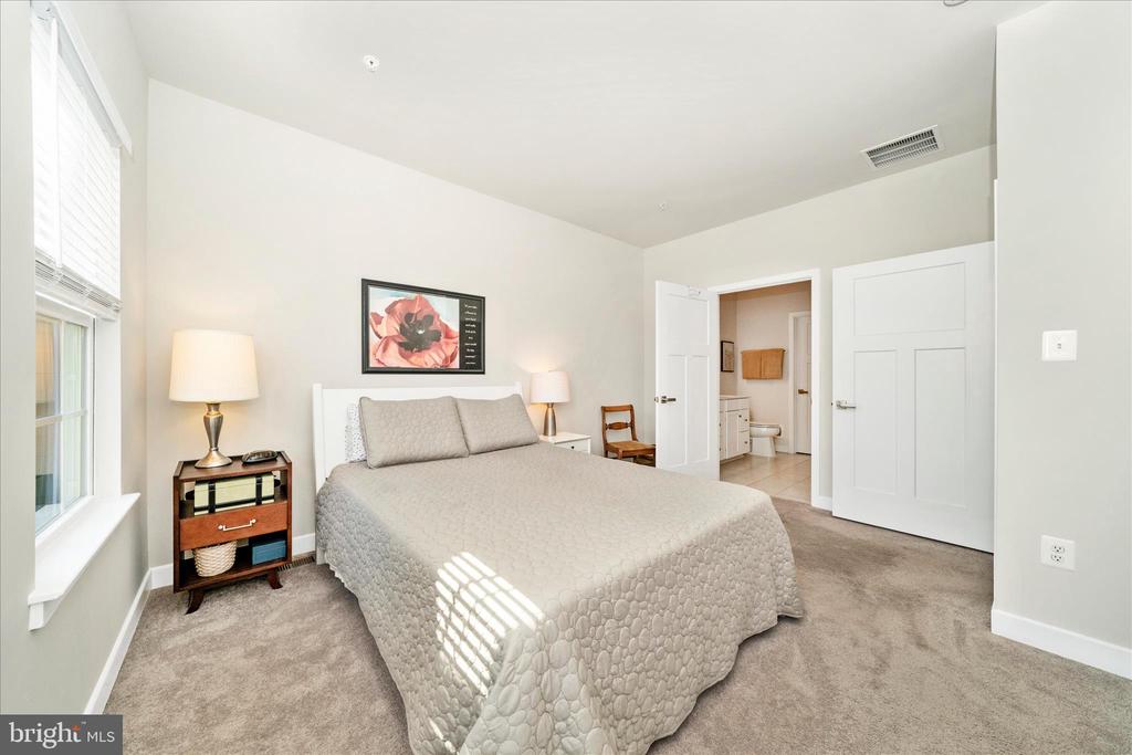 6443 AUTUMN OLIVE DRIVE