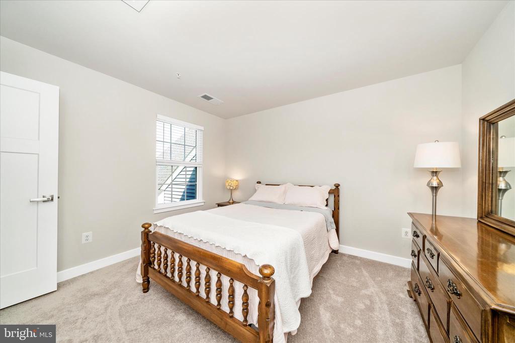 6443 AUTUMN OLIVE DRIVE