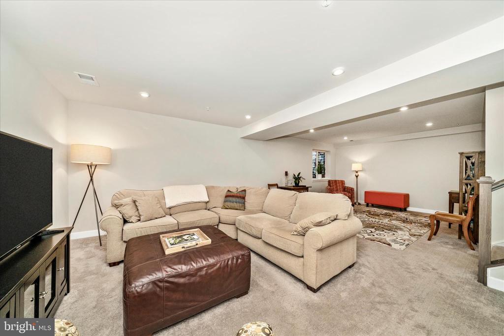 6443 AUTUMN OLIVE DRIVE