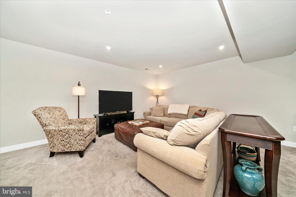 6443 AUTUMN OLIVE DRIVE